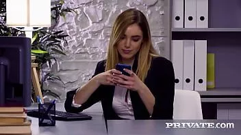 Abspielen Private.com - das vollbusige Babe Paola fickt sich hart zu einer klebrigen Gesichtsbehandlung!