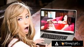 Redare Mommysgirl mean girl carolina sweets este dispusă la orice pentru păsărica mamei vitrege