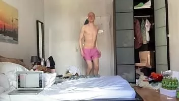 Riproduci Sissy ha sempre fame di cazzo crudo