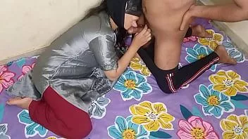 Oynat Devar yenge xxx seks videoları | devar acılı yengeye şantaj yapmaya çalıştı ne zaman biri evde | hintçe sesli full hd hintçe seks videosu