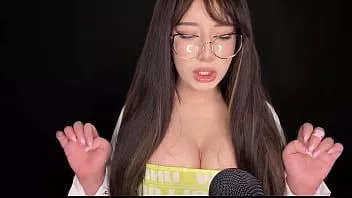 播放 Asmr 快速指甲敲击和嘴巴声音闪亮 asmr
