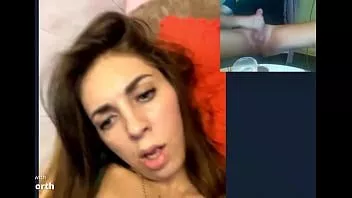 Reproducir Disfruta mucho que me masturbe así para ella.