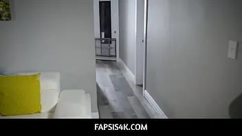 Redare Fapsis4k - soră vitregă bustită cu jocuri cu fundul mare cu joystick-ul meu - eliza eves