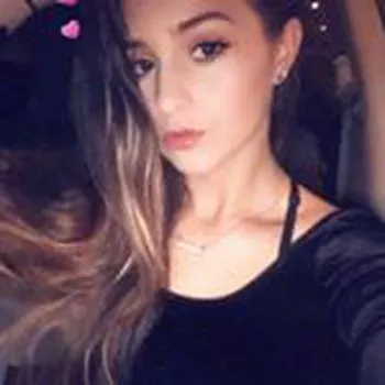 Порнозвезда Sofie Reyez