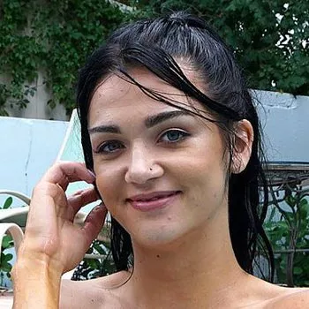 قناة Rose Winters