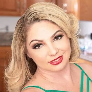 Pornostar Kiki D'aire
